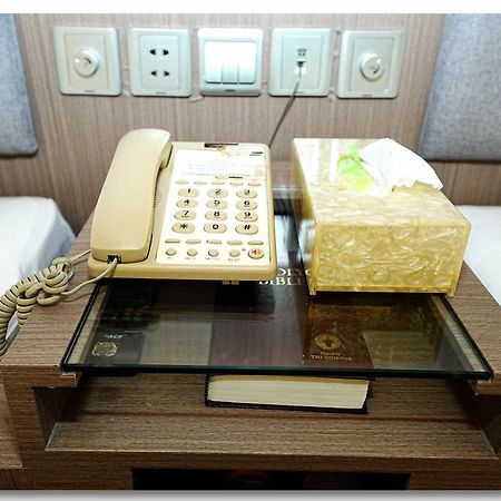 Pristinehotel Манила Екстериор снимка